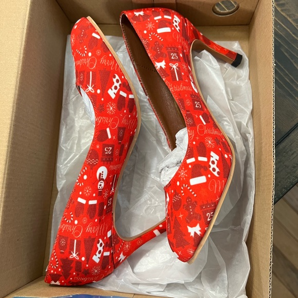 Red Christmas Pumps - Picture 1 of 3